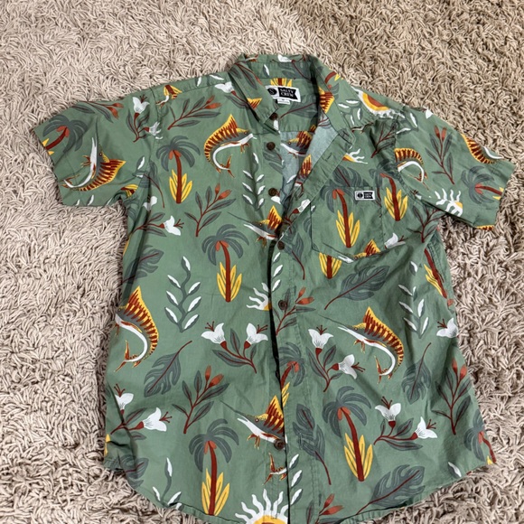 Salty Crew Green Floral Button Down Shirt - Picture 1 of 2